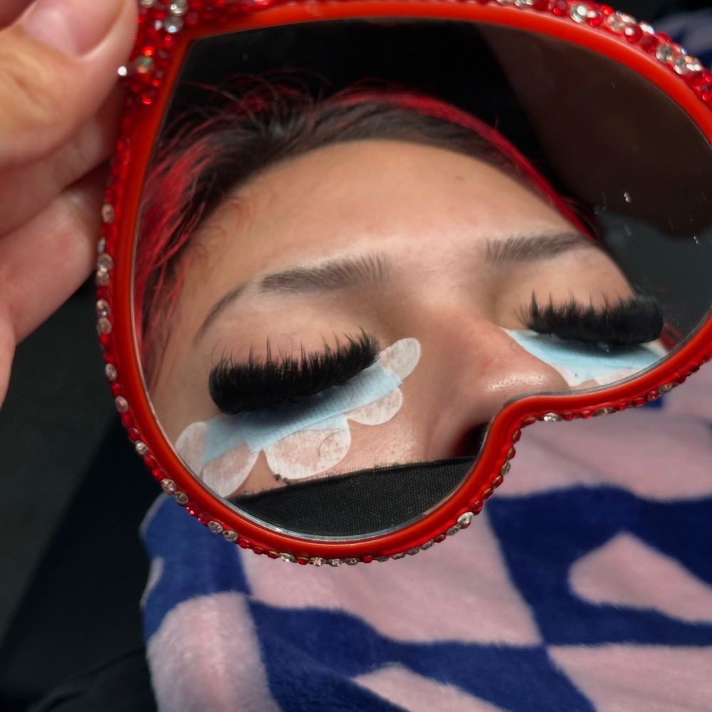 Fluffy volume set reflected in the heart mirror